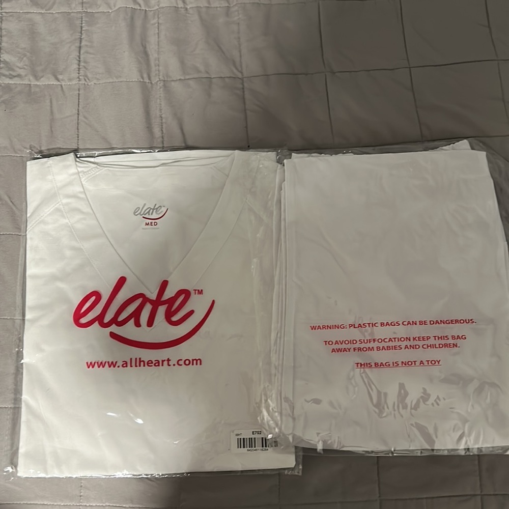 Allheart white scrubs - Picture 4 of 4
